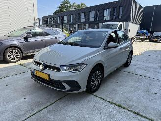uszkodzony samochody osobowe Volkswagen Polo 1.0 TSI Life Business NAVI - PDC - LED - CLIMA - ACC 2023/10
