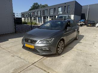 Voiture accidenté Seat Leon ST 1.4 EcoTSI FR Connect PANO - CAMERA - NAVI 2017/10
