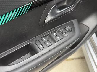 Peugeot 208 1.2 PureTech Allure Pack AUTOMAAT - NIEUWE DISTRIBUTIE - NAVI - CAMERA - LED picture 16