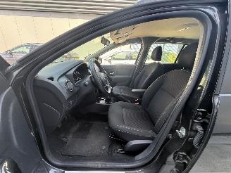 Dacia Logan 0.9 TCe LPG-G3 SL Royaal 90PK - CAMERA - NAVI picture 9