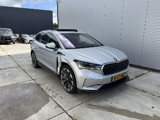 Schadeauto Skoda Enyaq iV 80 PANO - WARMTEPOMP - MATRIX - LEDER 2020/12