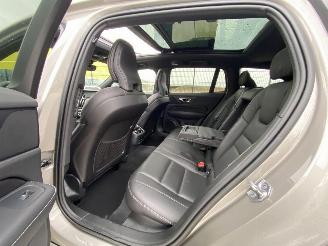 Volvo V-60 2.0 D4 Inscription-PANO-AUTOMAAT-LEDER-CAMERA-NAVI picture 6