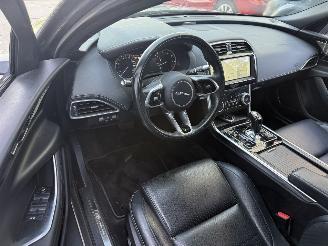 Jaguar XE 2.0 P250 R-Dynamic Black-AUTOMAAT-LEDER-CAMERA-NAVI-PDC picture 3