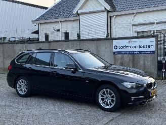 Schadeauto BMW 3-serie Touring 320D 190Pk Automaat Luxery Head-Up 2015/10