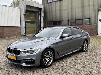 Vaurioauto  passenger cars BMW 5-serie 530e iPerformance High Executive M-Pakket Harman Kardon 360Camera Head-Up Geen Schade! 2017/4