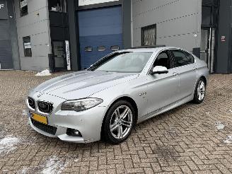 Unfallwagen BMW 5-serie 520i M-Pakket NAP Nederlandse Auto! Schuifdak 2016/1