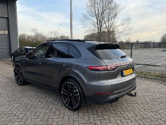 Schadeauto Porsche Cayenne 3.0 E-HYBRID 422Pk Pano Bose 360Camera Head-Up 2021/2