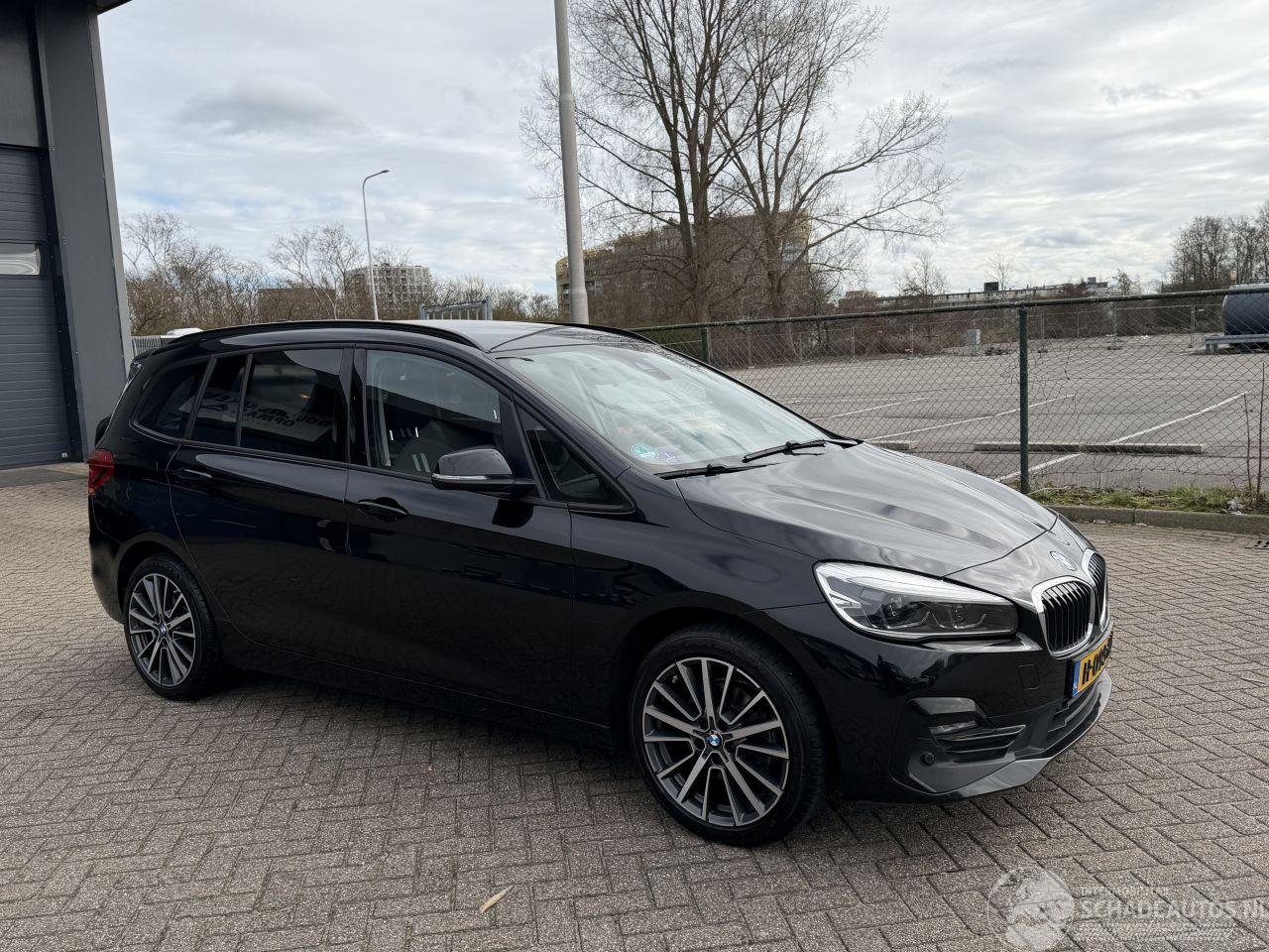 BMW 2-serie 218i 7Persoons Automaat Executive Edition NAP Nederlandse Auto