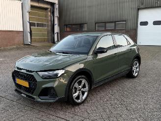 krockskadad bil auto Audi A1 ALLSTREET 35 TFSI 150Pk NAP Nederlandse Auto! Automaat Virtual Cockpit 2023/12