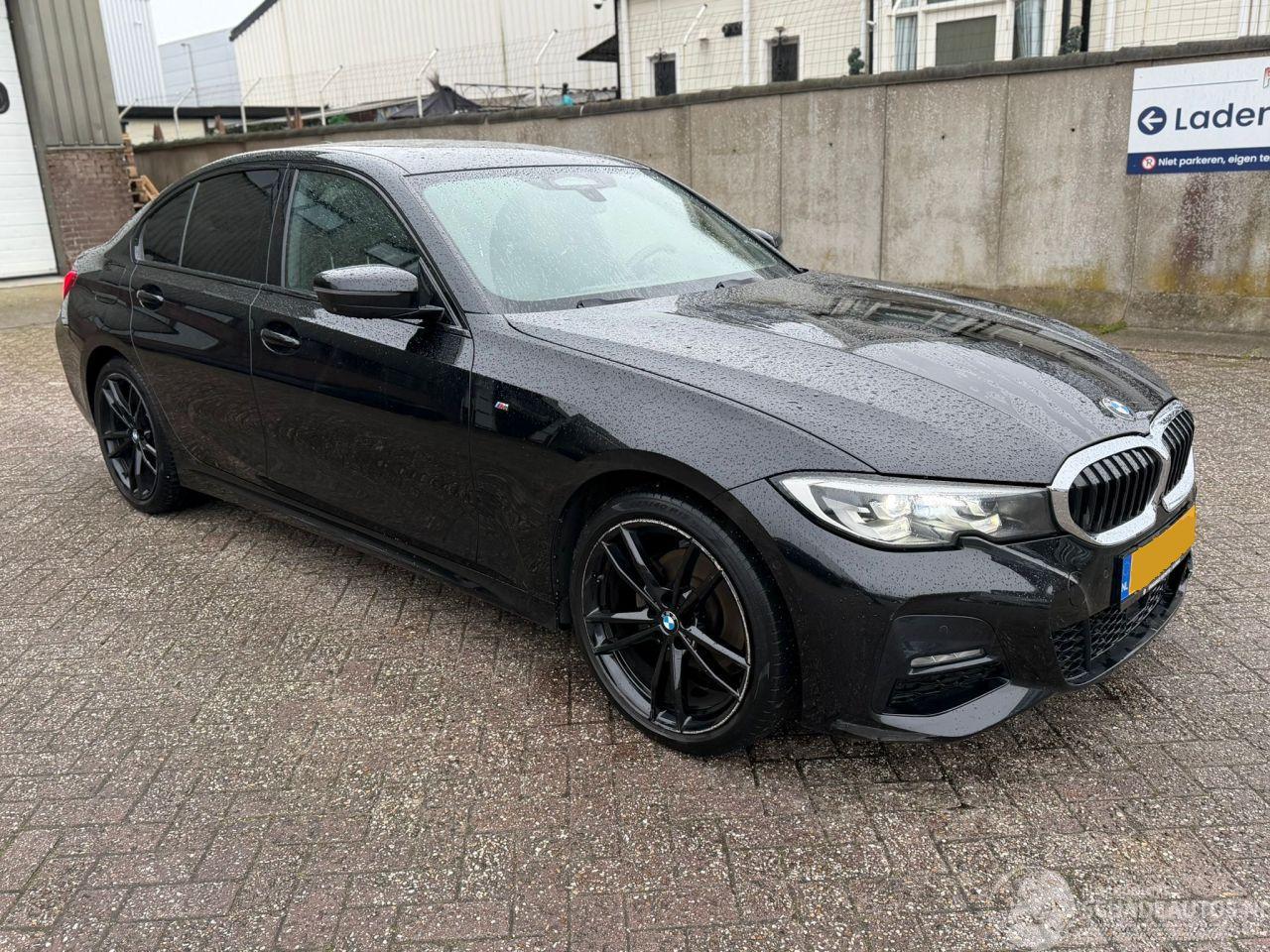 BMW 3-serie 320i Xdrive High Executive M-Pakket