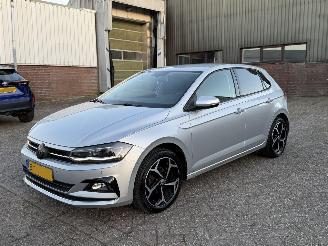 Damaged car Volkswagen Polo 1.0 TSI DSG Highline NAP Nederlandse Auto 2017/10