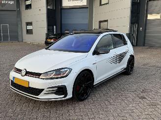 krockskadad bil auto Volkswagen Golf 2.0 TSI GTI TCR 290Pk Pano 2019/4
