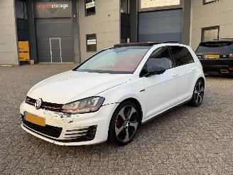 Voiture accidenté Volkswagen Golf 2.0 TSI GTI DSG Pano 2014/11