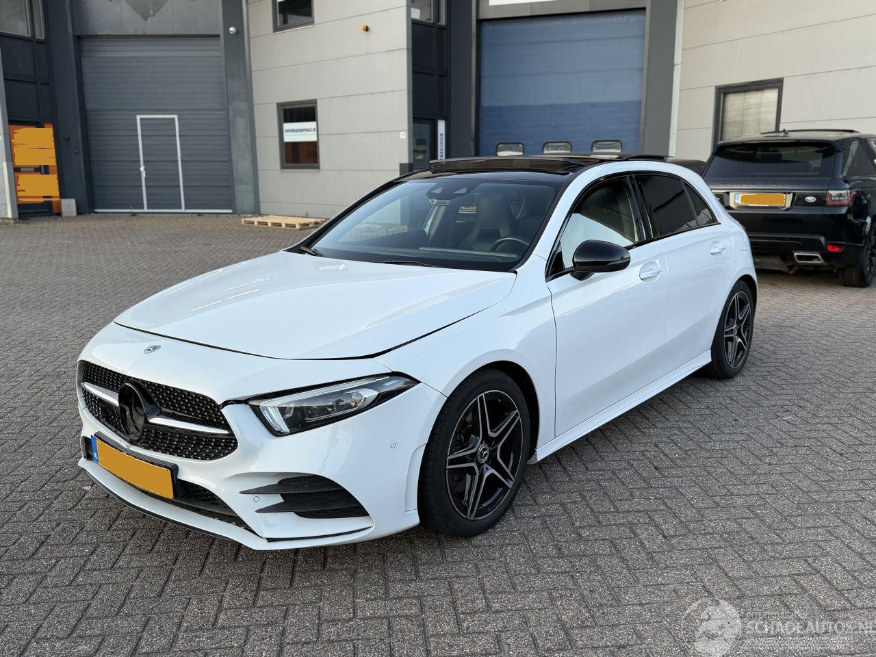 Mercedes A-klasse 220 4Matic Premium Plus Pano Sfeerverlichting