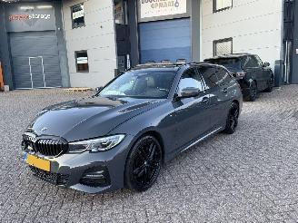 Schadeauto BMW 3-serie 330i Xdrive M-Pakket High Executive Harman Kardon Pano Sfeerverlichting Head-Up 2020/3