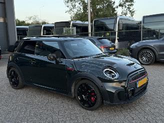 skadebil auto Mini Cooper 2.0 231Pk John Cooper Works NAP Nederlandse Auto Essential Pano Harman Kardon Head-Up 2023/11