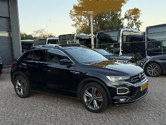damaged passenger cars Volkswagen T-Roc 2.0 TDI 150Pk DSG R-Line Pano 2021/3