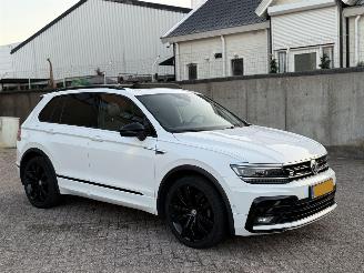 Voiture accidenté Volkswagen Tiguan 1.5 TSI R-Line Pano NAP Nederlandse Auto 2020/10