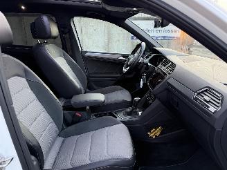 Volkswagen Tiguan 1.5 TSI R-Line Pano NAP Nederlandse Auto picture 17