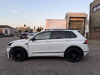 Volkswagen Tiguan 1.5 TSI R-Line Pano NAP Nederlandse Auto picture 3
