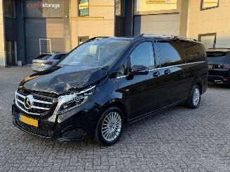 Vaurioauto  passenger cars Mercedes V-klasse 250D Extra Lang 8Persoons Avantgarde Edition Elektrische Deuren 360Camera Burnmester Memory 2016/12