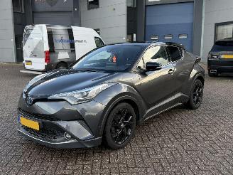 damaged passenger cars Toyota C-HR 1.8 Hybrid GR Sport Executive 2017/3