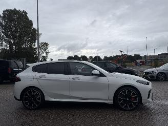 BMW 1-serie 120i M-Pakket NAP Nederlandse Auto! Pano Head-Up 360Camera picture 7
