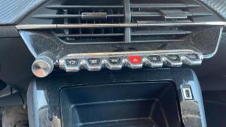 Peugeot 208 208 II (UB/UH/UP), Hatchback 5-drs, 2019 1.2 Vti 12V PureTech 75 picture 28