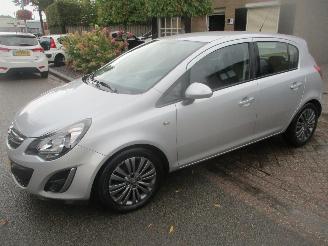 Vaurioauto  passenger cars Opel Corsa 1.4-16V DESIGN EDITION 5 DEURS AIRCO 2013/9