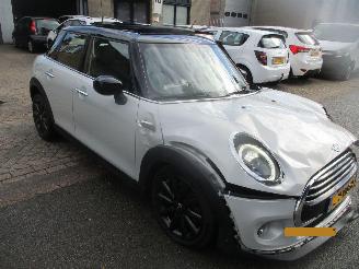 uszkodzony samochody osobowe Mini Cooper 1.5 CHILI AUTOMAAT CLIMA NAVI PANO LEDER 2019/9