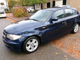 Unfallwagen BMW 1-serie 116 I HIGH EXCUTIVE CLIMA 2011/2