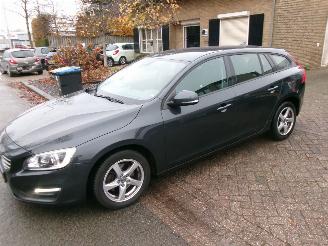 škoda osobní automobily Volvo V-60 2.0 D4 KINETIC CLIMA NAVI 2014/10