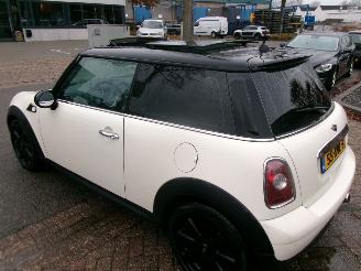 Mini Cooper PEPPER 1.6 I CLIMA PANO picture 8