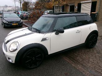 Mini Cooper PEPPER 1.6 I CLIMA PANO picture 1