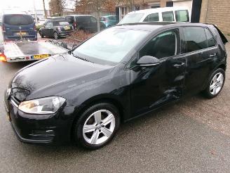 Vaurioauto  passenger cars Volkswagen Golf 1.2 TSI AUTOMAAT CLIMA 5 DEURS 2014/5