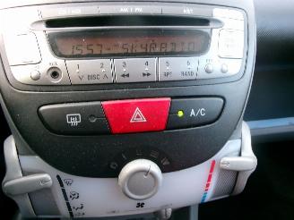 Peugeot 107 1.0-12V XR AIRCO picture 16