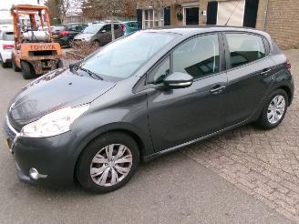 Coche accidentado Peugeot 208 1.2 I ALLURE 5 DEURS AIRCO 2012/8