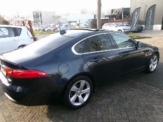 Jaguar XF 2.0 D R-SPORT AWD picture 5