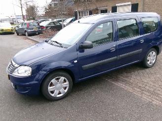 Voiture accidenté Dacia Logan 1.6 AMBIANCE 7 PERSOONS AIRCO 2009/12