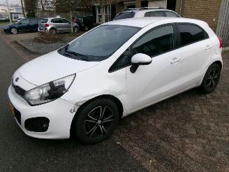 Coche accidentado Kia Rio 1.2 CVVT LPUS PACK 2011/12