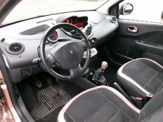 Renault Twingo 1.2-16V MISS SIXTY GEEN SCHADE picture 12