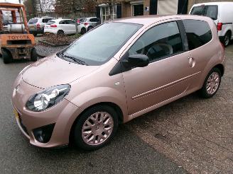 Schadeauto Renault Twingo 1.2-16V MISS SIXTY GEEN SCHADE 2011/1