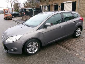 Unfallwagen Ford Focus 1.0 LEASE TREND AIRCO 5 DEURS 2012/3
