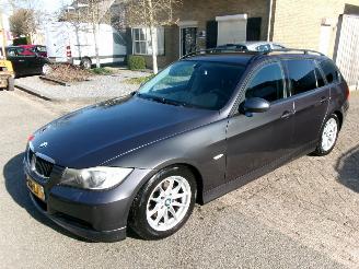 Damaged car BMW 3-serie 318 I BUSINESS LINE CLIMA NAVI 2008/2