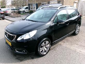 skadebil auto Peugeot 2008 1.2 PURETECH BLUE LION AIRCO NAVI PANO 2017/3