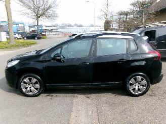 Peugeot 2008 1.2 PURETECH BLUE LION AIRCO NAVI PANO picture 2