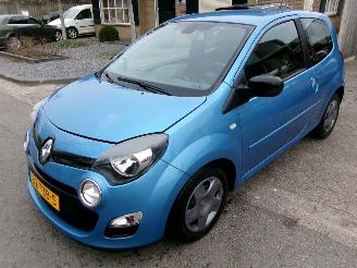damaged passenger cars Renault Twingo 1.2 16V DYNAMIQUE CLIMA 2012/4