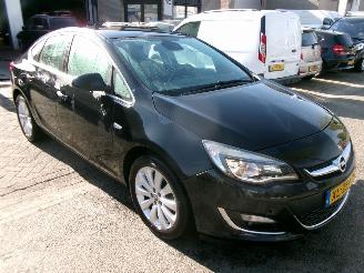 Opel Astra 1.4 COSMO SEDAN CLIMA NAVI picture 4