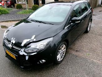 skadebil auto Ford Focus 1.0 ECOBOOST EDITION PLUS 2014/9