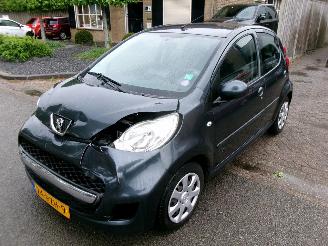 Voiture accidenté Peugeot 107 1.0-12V XS 2011/8